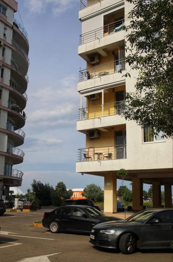 مامايا Nor Apartments Summerland المظهر الخارجي الصورة