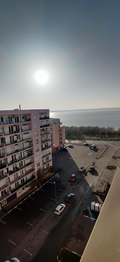 مامايا Nor Apartments Summerland المظهر الخارجي الصورة